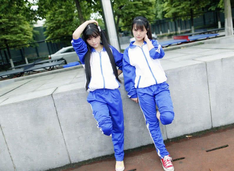 最新女校服，时代变迁中的校园风尚标志